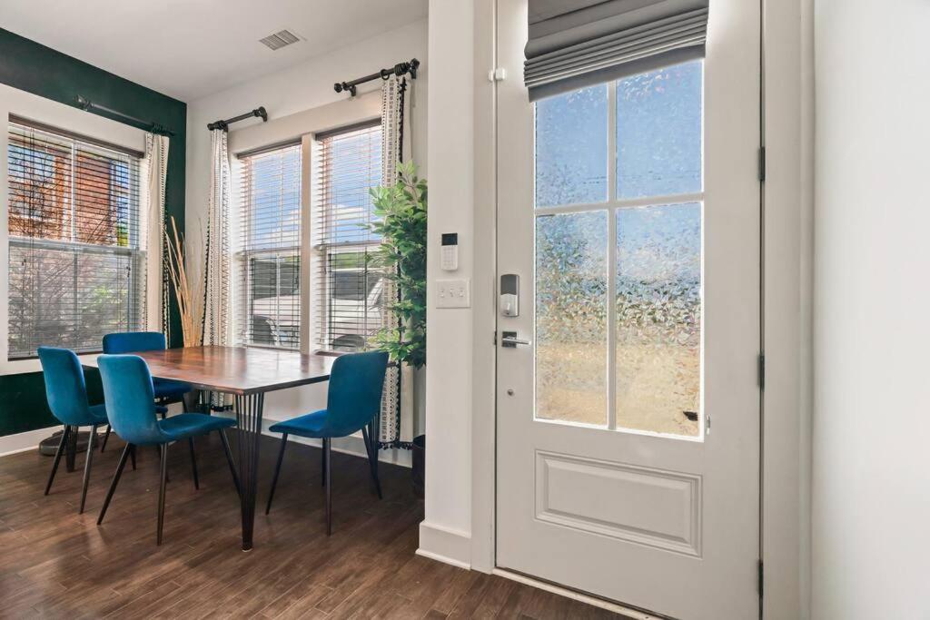 King Bed, Balcony, Covered Patio & Firepit! 8 Minutes From Broadway Nashville Ngoại thất bức ảnh