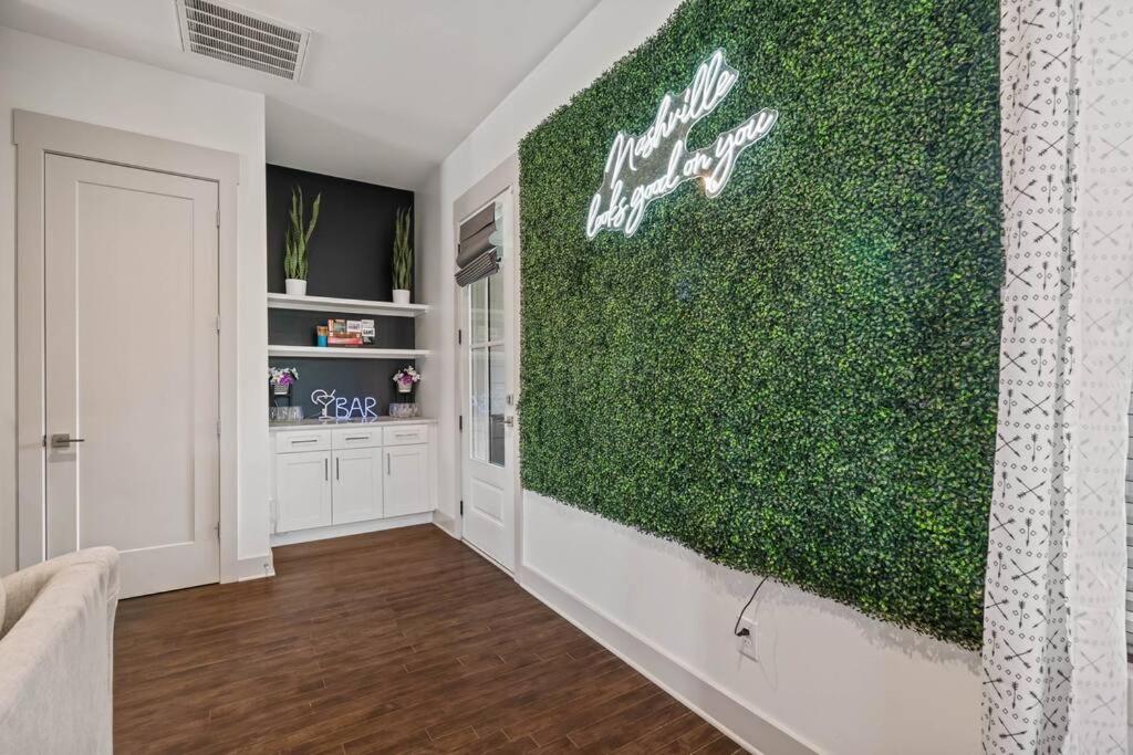 King Bed, Balcony, Covered Patio & Firepit! 8 Minutes From Broadway Nashville Ngoại thất bức ảnh