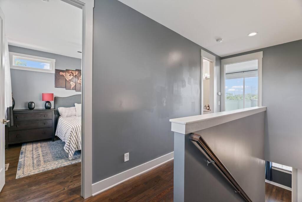 King Bed, Balcony, Covered Patio & Firepit! 8 Minutes From Broadway Nashville Ngoại thất bức ảnh