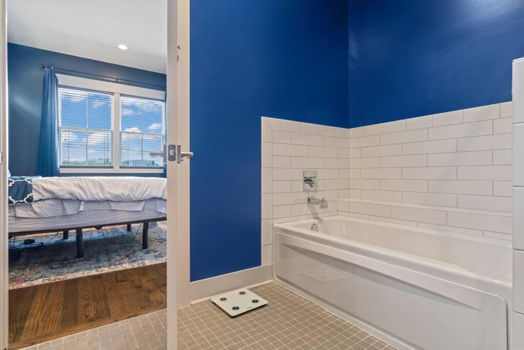 King Bed, Balcony, Covered Patio & Firepit! 8 Minutes From Broadway Nashville Ngoại thất bức ảnh