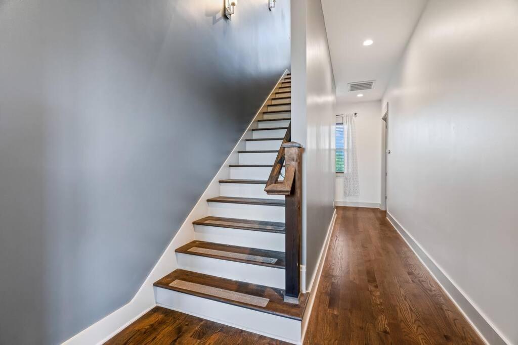 King Bed, Balcony, Covered Patio & Firepit! 8 Minutes From Broadway Nashville Ngoại thất bức ảnh