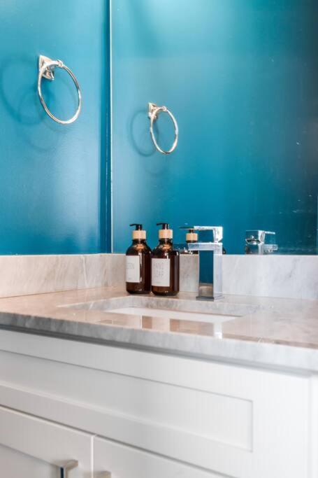 King Bed, Balcony, Covered Patio & Firepit! 8 Minutes From Broadway Nashville Ngoại thất bức ảnh