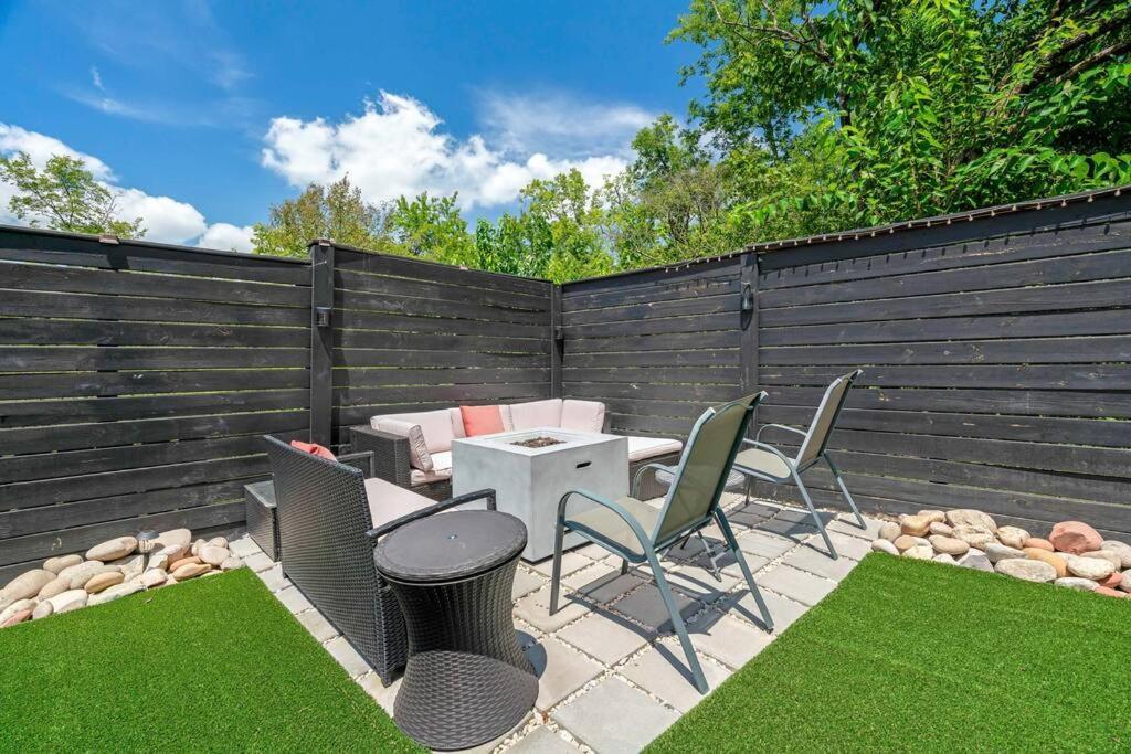King Bed, Balcony, Covered Patio & Firepit! 8 Minutes From Broadway Nashville Ngoại thất bức ảnh