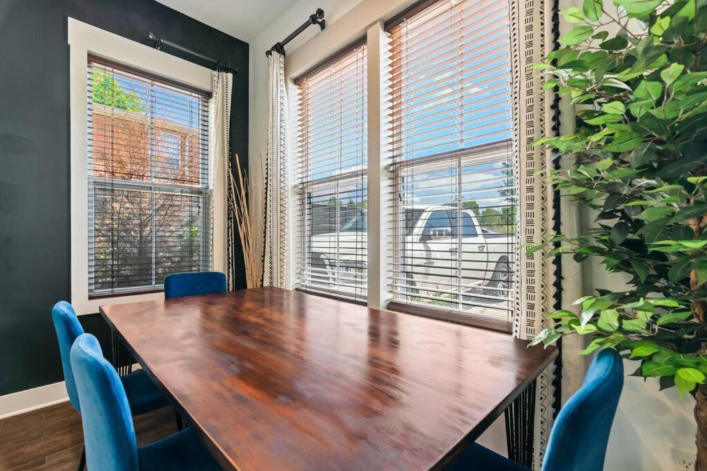 King Bed, Balcony, Covered Patio & Firepit! 8 Minutes From Broadway Nashville Ngoại thất bức ảnh