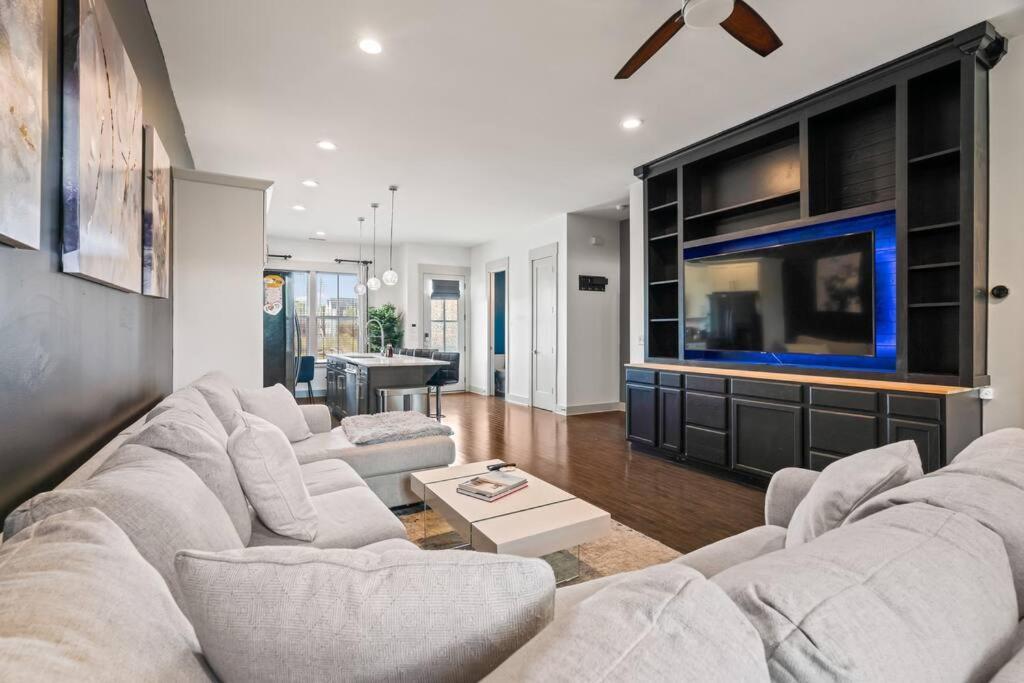 King Bed, Balcony, Covered Patio & Firepit! 8 Minutes From Broadway Nashville Ngoại thất bức ảnh
